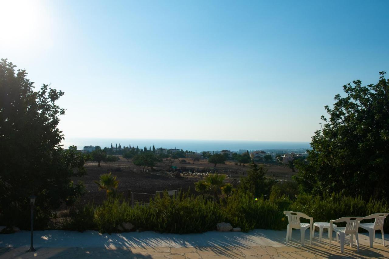 Adonis Villa Coral Bay Exterior photo