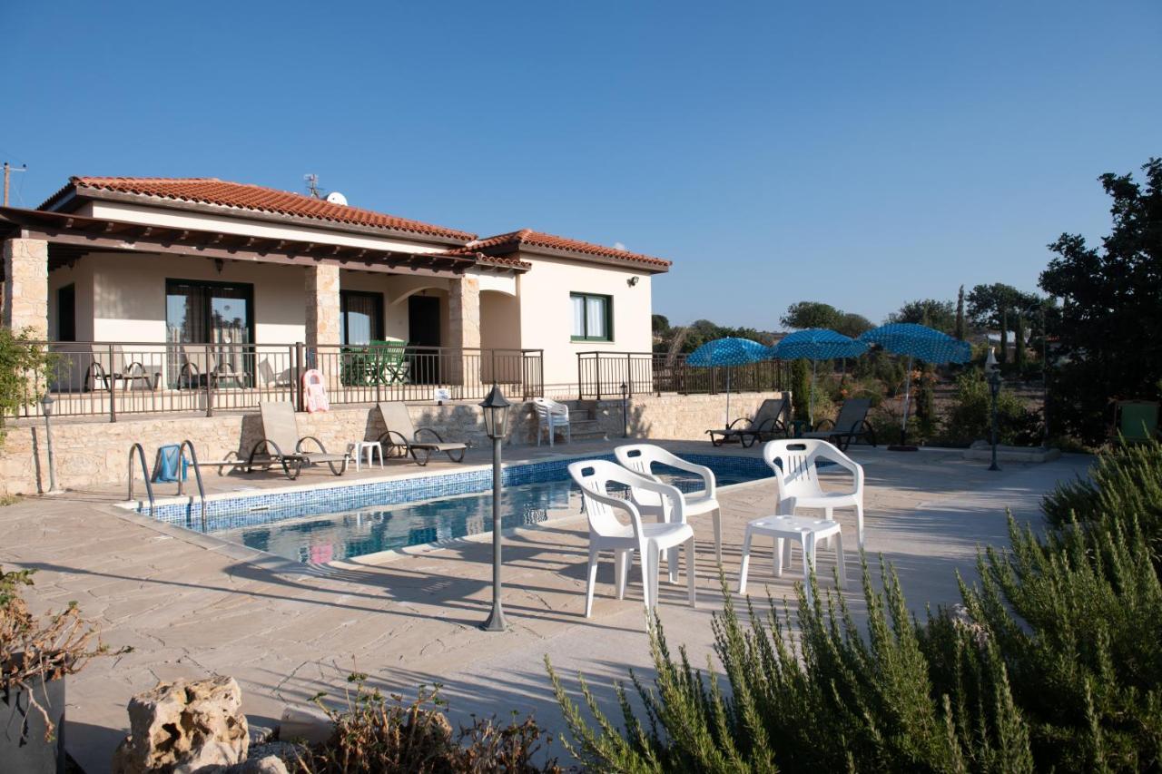 Adonis Villa Coral Bay Exterior photo