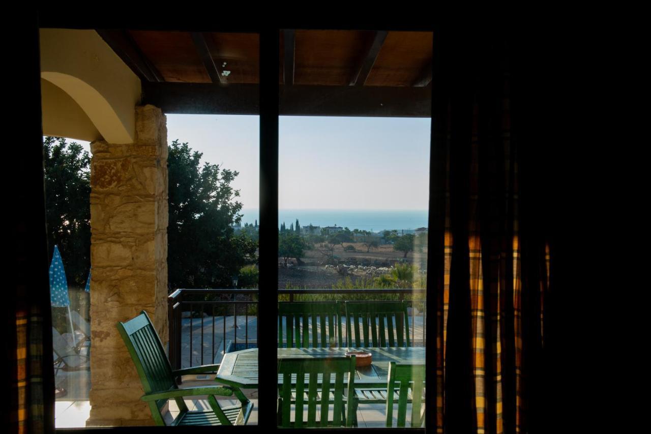 Adonis Villa Coral Bay Exterior photo