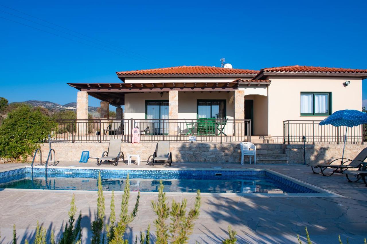 Adonis Villa Coral Bay Exterior photo