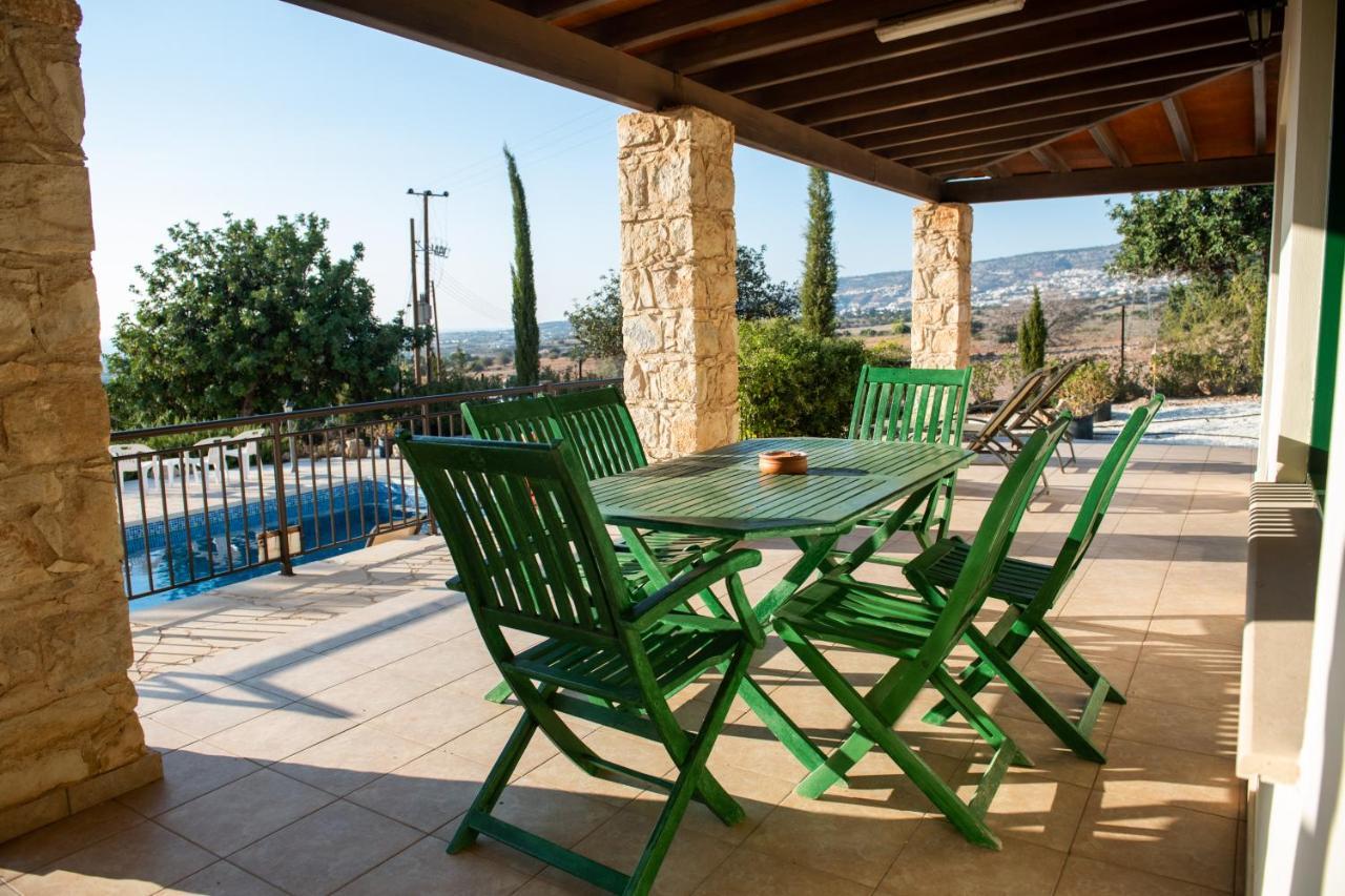 Adonis Villa Coral Bay Exterior photo